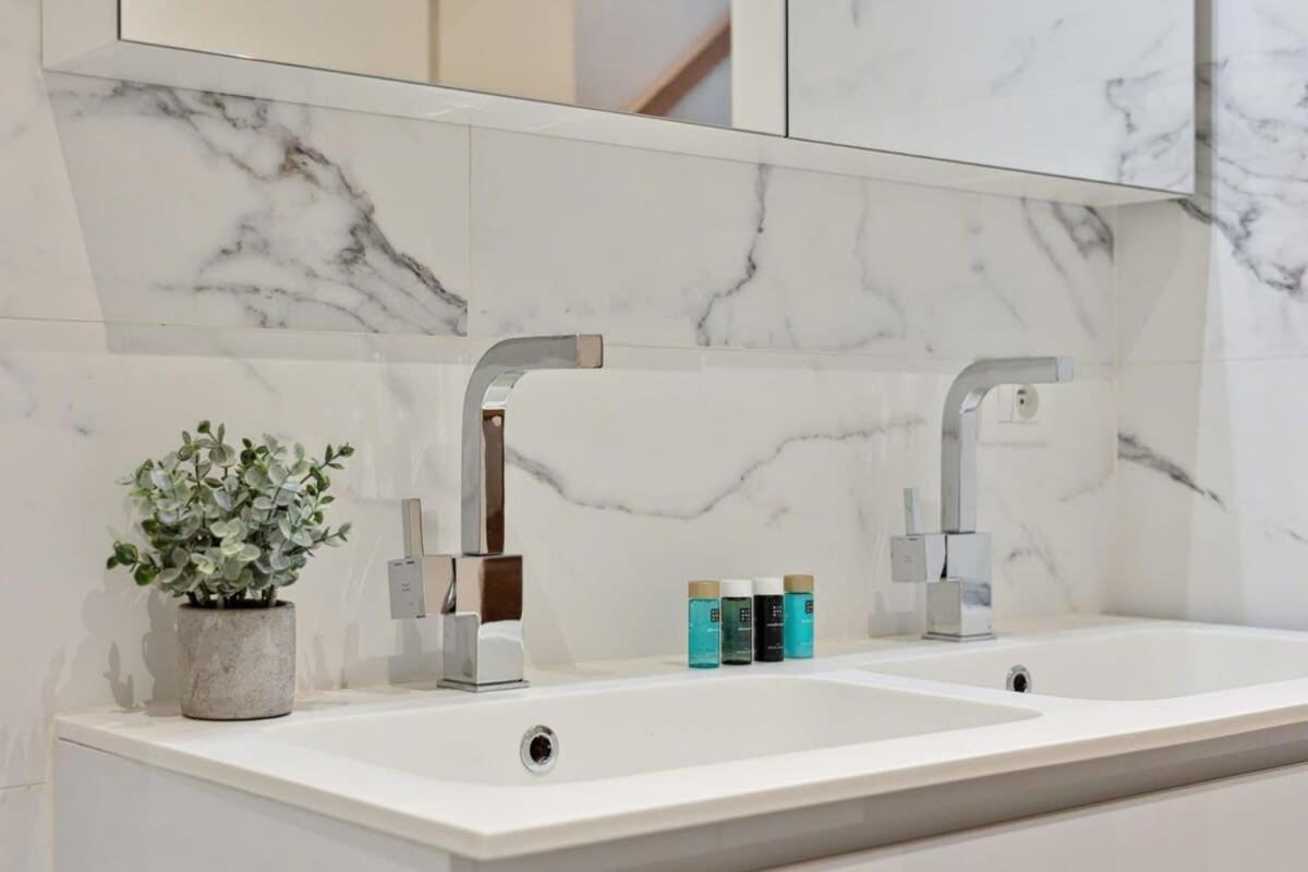 أنتويرب Bright Waterfront Apartment المظهر الخارجي الصورة