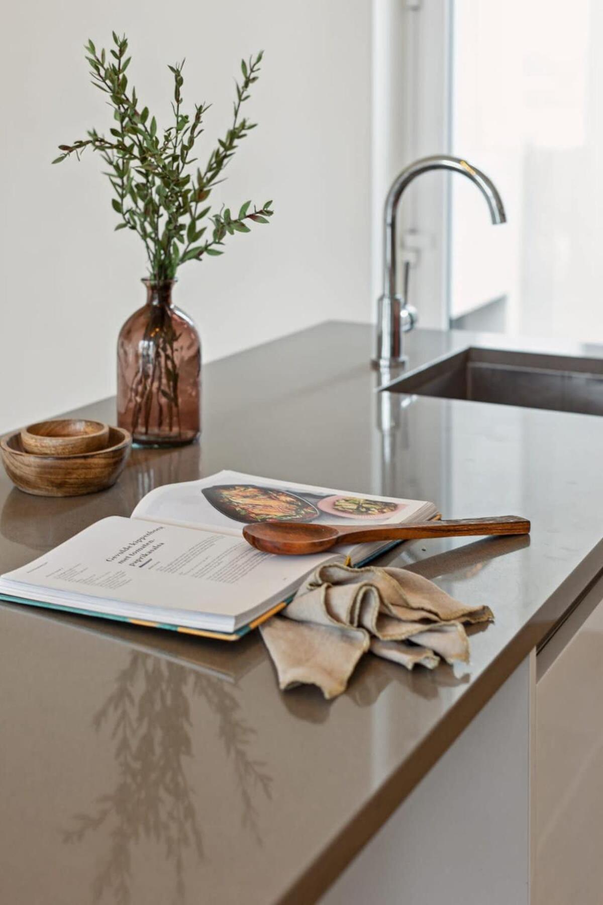 أنتويرب Bright Waterfront Apartment المظهر الخارجي الصورة